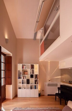 Interior - Jos fine living in the center, parking included. Quiet area. Modern design. (Cagliari)