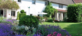 Holiday apartment in the romantic Landhaus Dresden