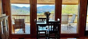 Lake Burton & Mountain View Cabin, Sleeps 8, 3BR/3BA — Clayton GA