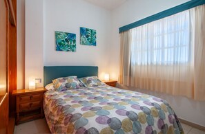 2 slaapkamers, een strijkplank/strijkijzer, gratis wifi, beddengoed