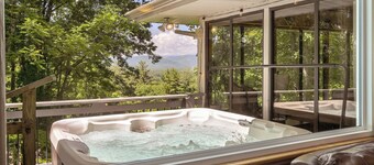 Spectacular Views! -Great Location-Hot Tub-Dreamy Porch & Sun Room-Fenced Yd!