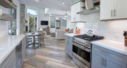 Avila Breeze condo downtown Avila Beach 2 min to beach