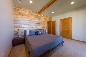 Iron/ironing board, travel crib, WiFi, bed sheets
