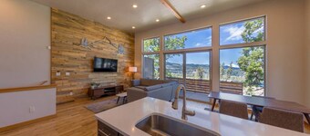 Hawks Landing - New, Modern, Views, Billiards!