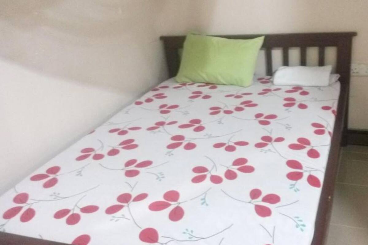 Dormitorio compartido, dormitorio mixto (5 Pax) | Tabla de planchar con plancha, wifi gratis, ropa de cama