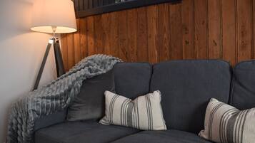 Smart TV, DVD player, stereo