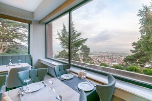 Café da manhã, almoço e jantar