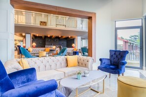 ロビーラウンジ