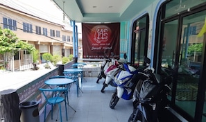 Minibar, soundproofing, free WiFi