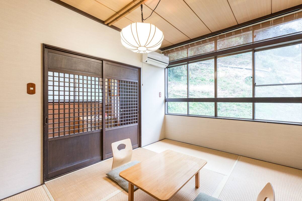 japanese room with shared washroom- triple, non smoking | down duvets, desk, free wifi, bed sheets