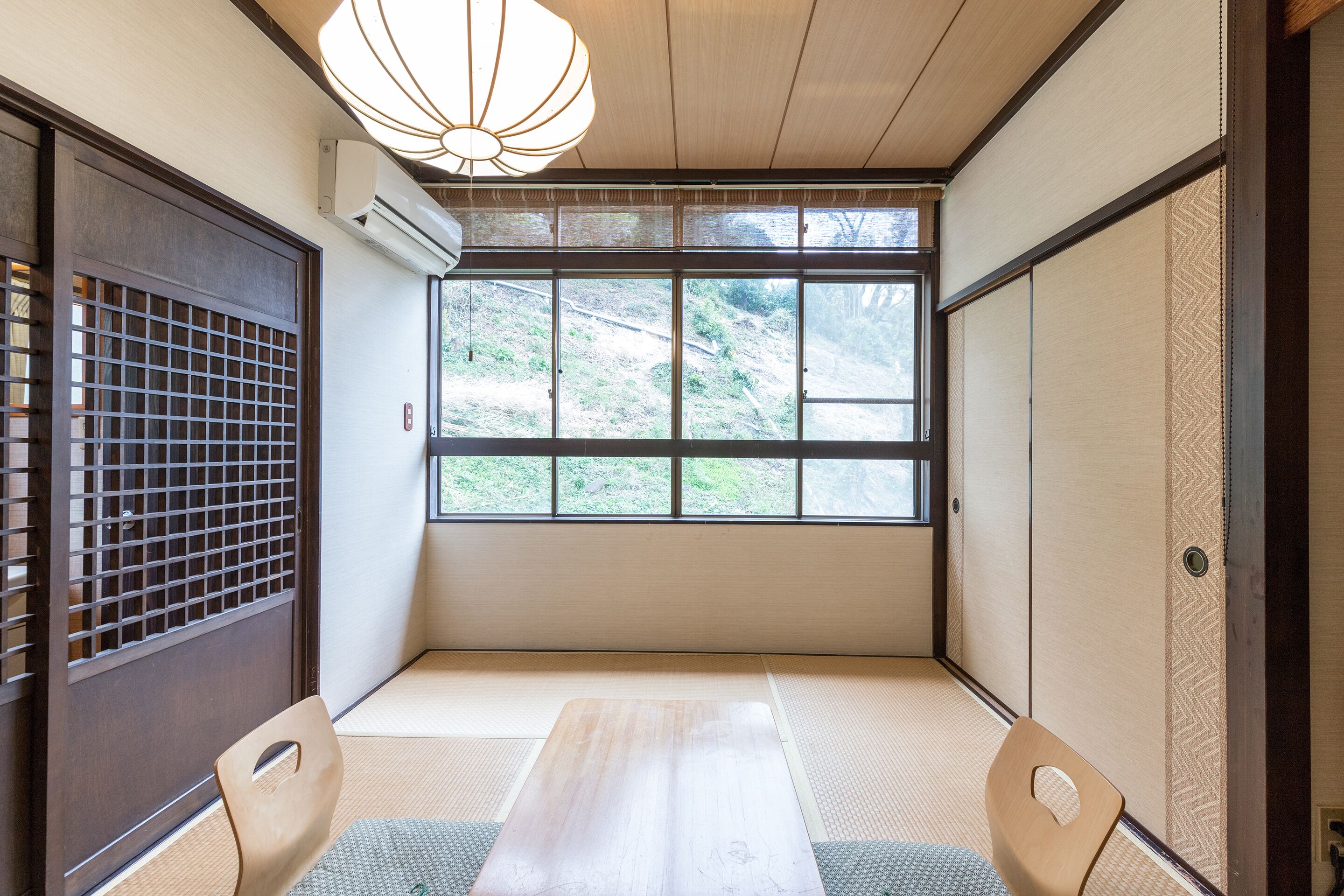 japanese room with shared washroom- triple, non smoking | down duvets, desk, free wifi, bed sheets