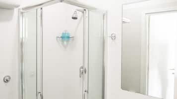 Standard Single Room | Bathroom | Shower, free toiletries, hair dryer, bathrobes