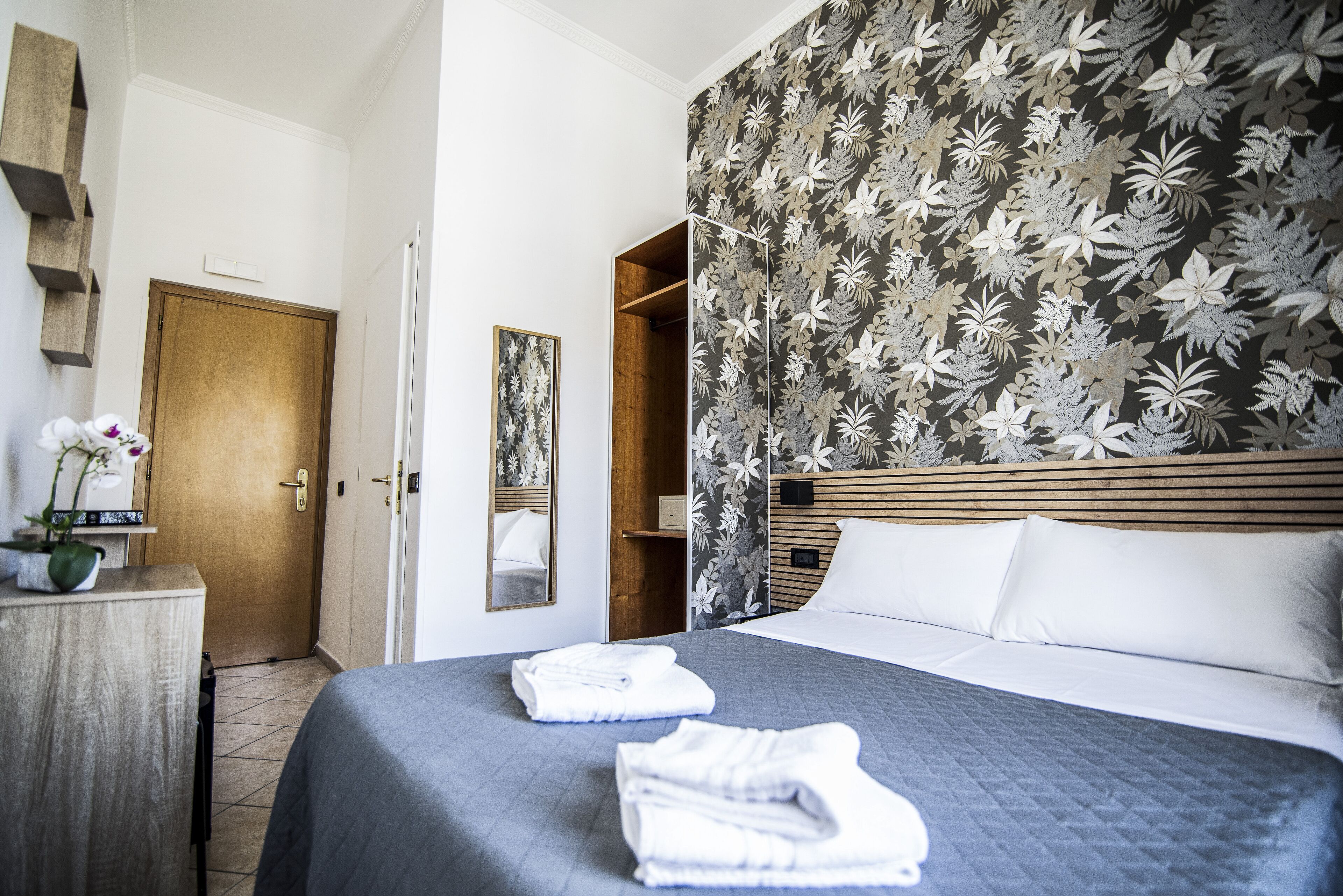 Camera Standard con letto matrimoniale o 2 letti singoli | Biancheria da letto di alta qualità, una cassaforte in camera