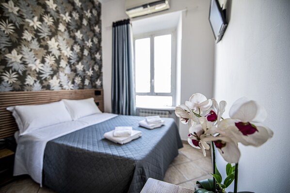 Standard-Doppel- oder -Zweibettzimmer