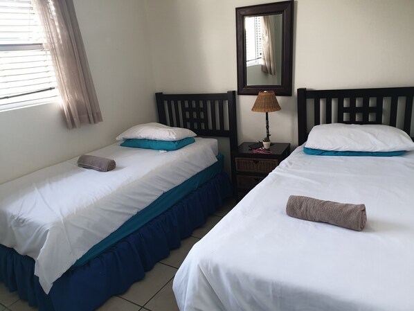 2 Schlafzimmer, schallisolierte Zimmer, Bügeleisen/Bügelbrett