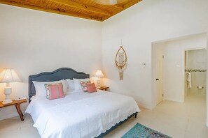 Luxury Townhome | Premium bedding, in-room safe, individually furnished, blackout drapes - Hospitality Expert CP (Montego Bay)