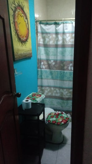 Bathroom - Mignay Backparcker lodging (Guayaquil)