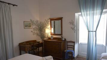 Superior dubbelrum - balkong | Allergitestade sÀngklÀder, strykjÀrn/strykbrÀda och barnsÀngar