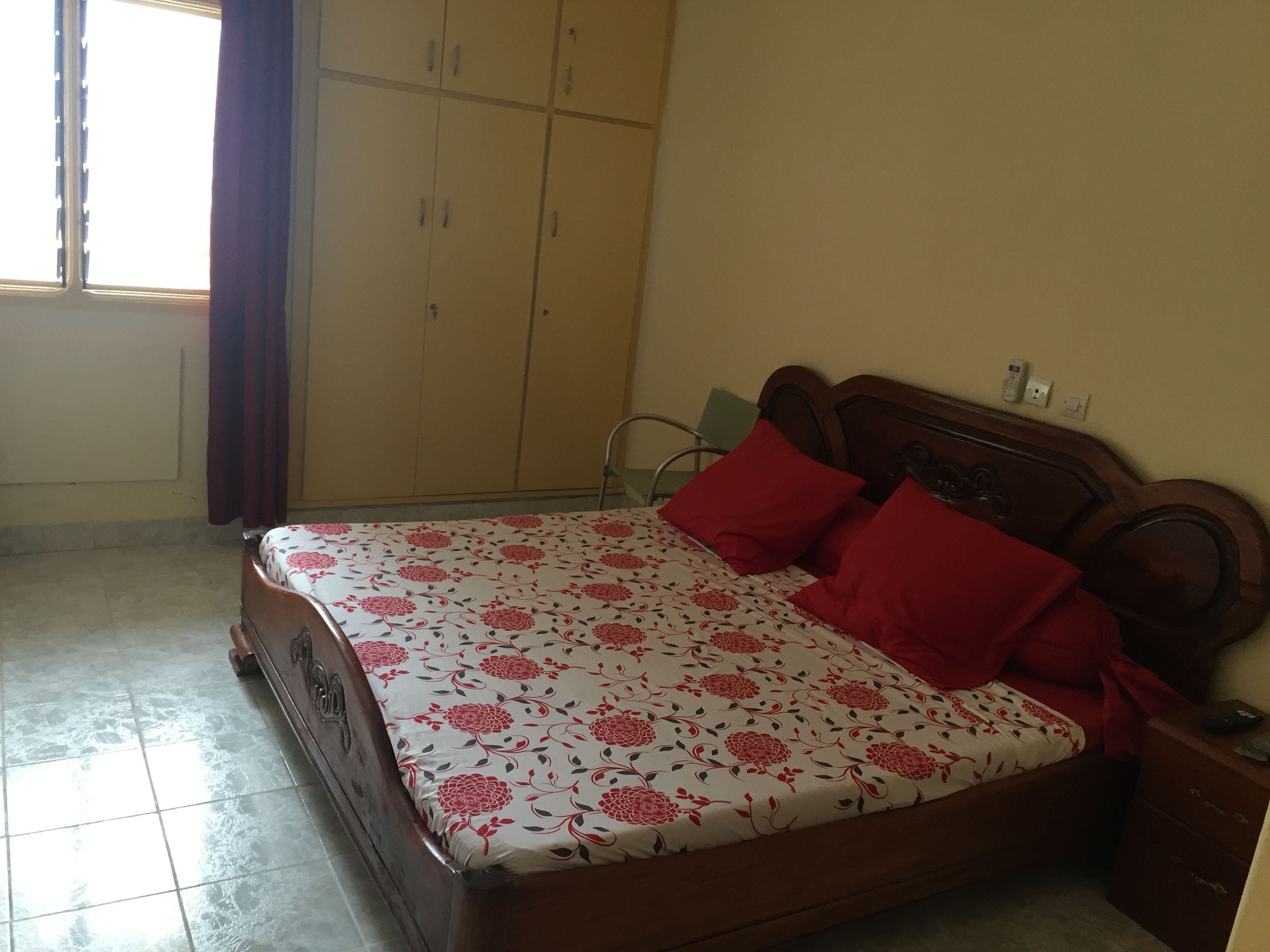 Exclusive Apartment | Desk, blackout curtains, soundproofing, rollaway beds