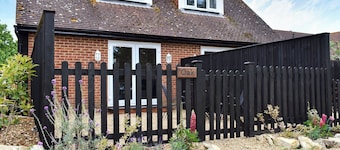 1 bedroom accommodation in Herne Common, near Herne Bay