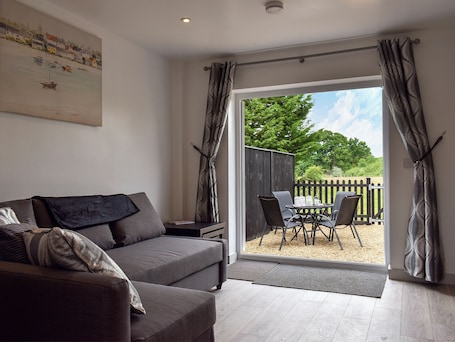 TV. 1 bedroom accommodation in Herne Common, near Herne Bay