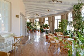 Meeting facility - Villa Muse (Sof'ino)