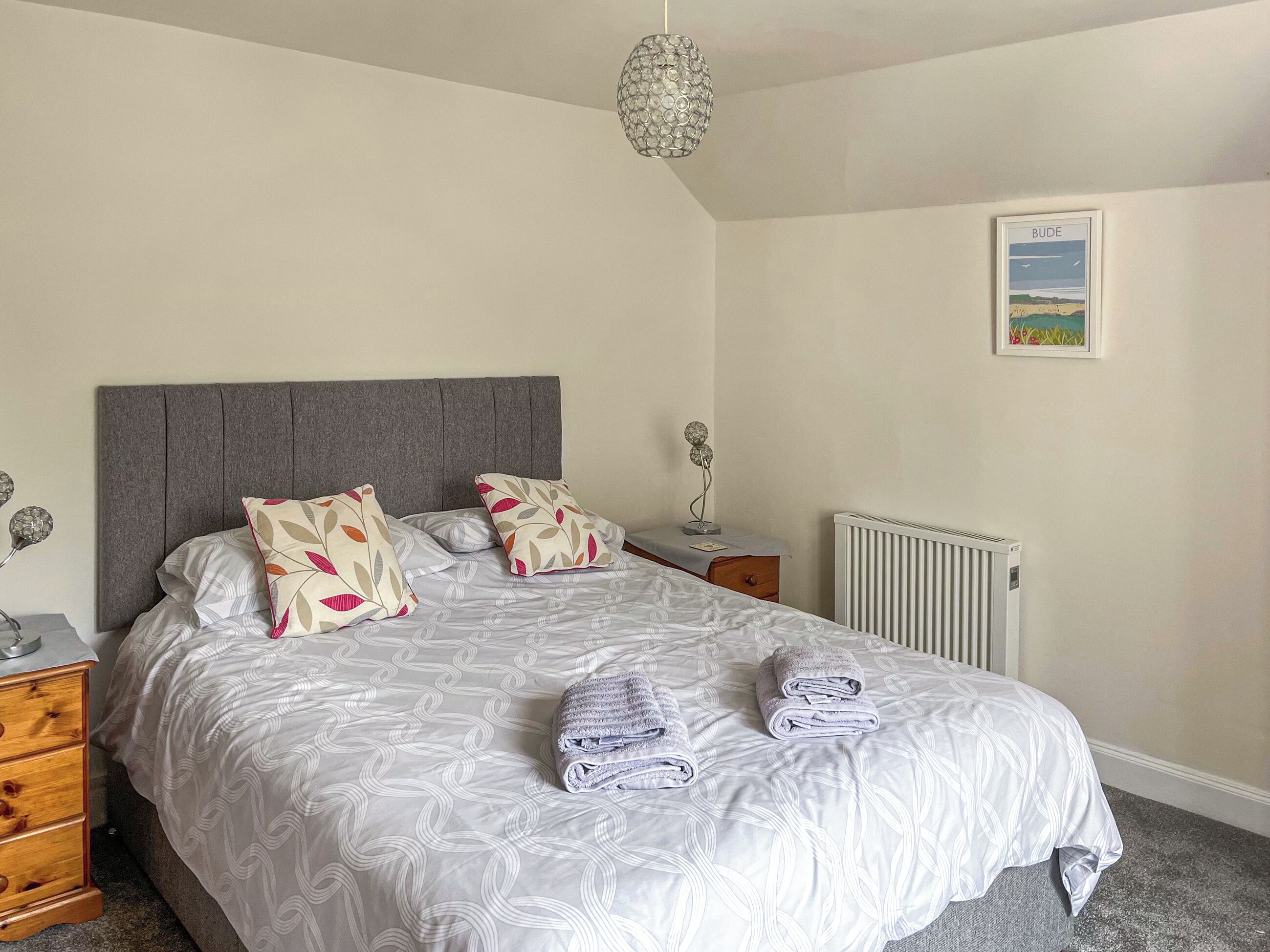 3 bedrooms, free WiFi, bed sheets