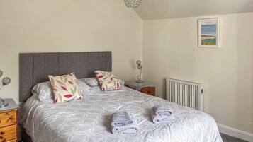 3 bedrooms, free WiFi, bed sheets