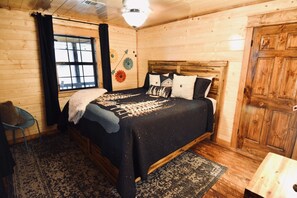 3 室のベッドルーム、アイロン / アイロン台、WiFi (無料)、ベッドシーツ