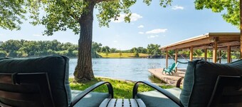 Casita Grove-2 Lakeside Homes w/Casita & Boat Lift