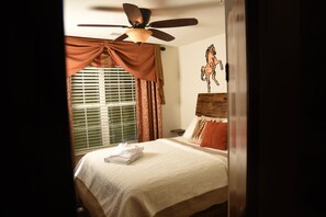 4 chambres, fer et planche à repasser, Wi-Fi, literie fournie