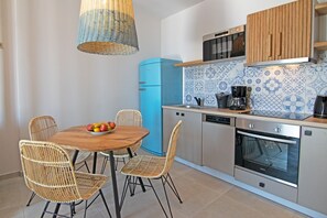 Refrigerador, microondas, horno y lavavajillas 