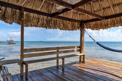 Oceanfront Belize Villa • Pool • Rooftop Deck • Ideal for Families