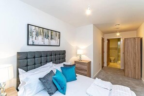 2 Schlafzimmer, Bügeleisen/Bügelbrett, kostenloses WLAN, Bettwäsche