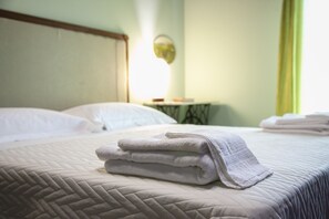 1 室のベッドルーム、デスク、アイロン / アイロン台、WiFi