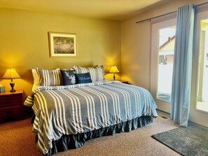 3 bedrooms, iron/ironing board, travel crib, free WiFi