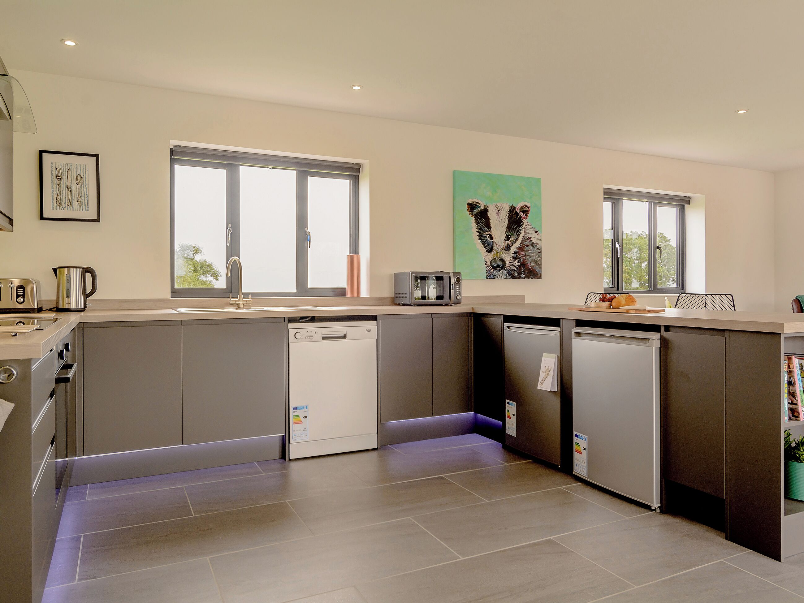 Dishwasher, freezer