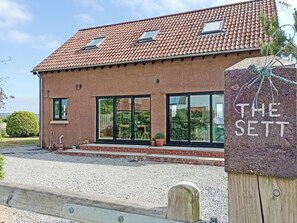 Exterior - 2 bedroom accommodation in Stone Allerton, near Cheddar (Stone Allerton, near Cheddar)