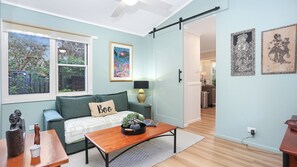 TV, DVD player - Bella Luca - Pet Friendly Home (Hawks Nest)