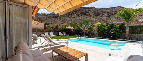 室外泳池、暖水池;躺椅