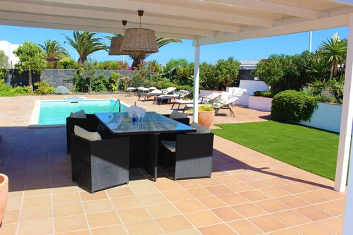 Beautiful renovated villa with private pool 