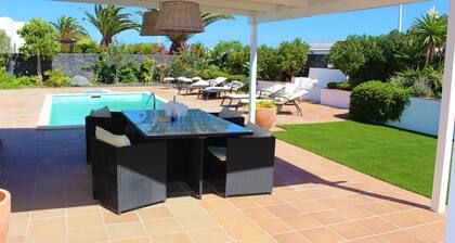 Beautiful renovated villa with private pool