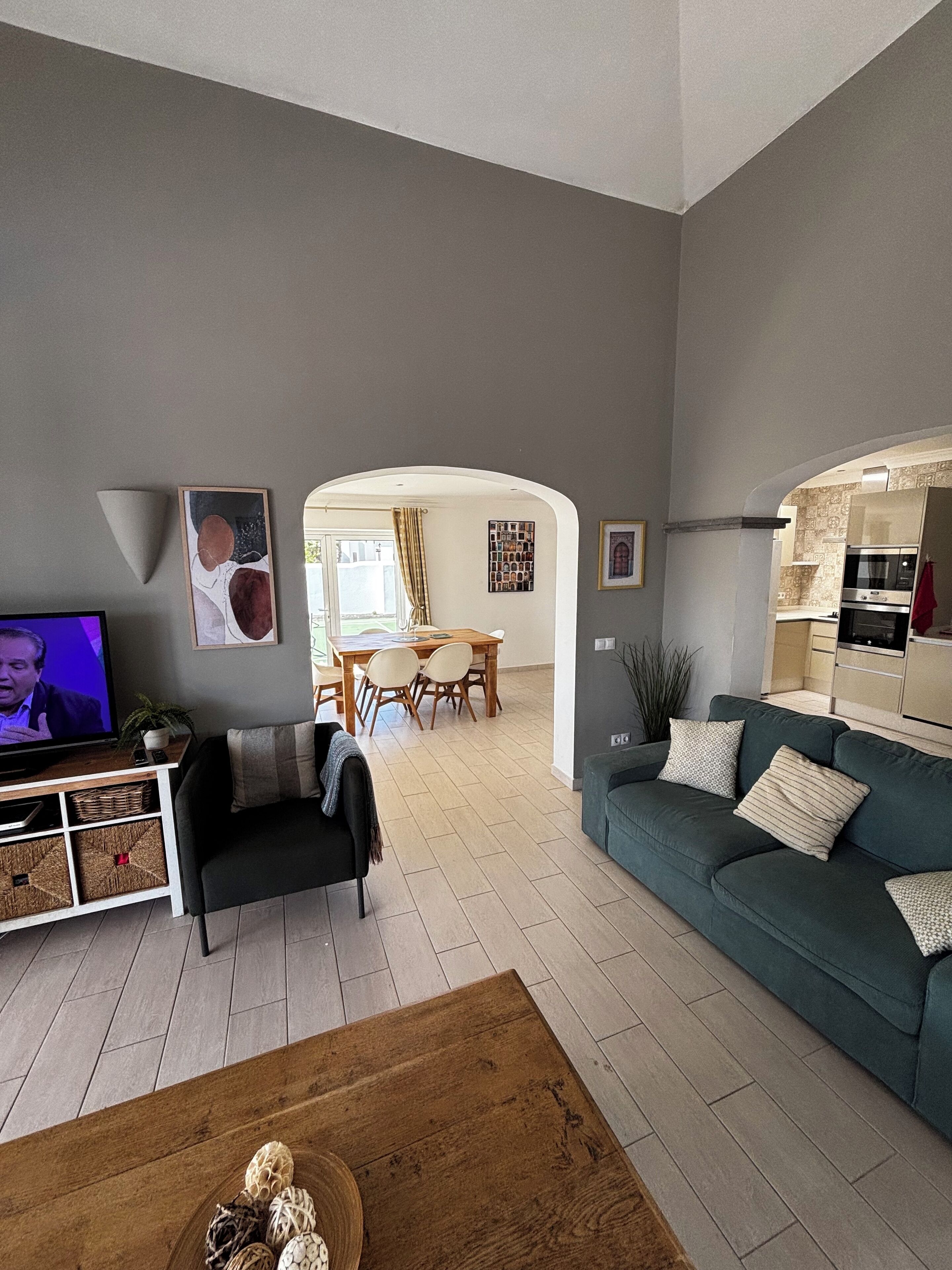 TV, DVD player, ping pong, books