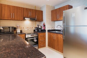Fridge, microwave, oven, stovetop