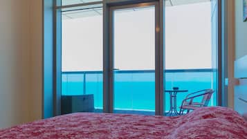 1 Schlafzimmer, Schreibtisch, schallisolierte Zimmer