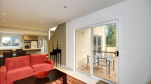 Stunning Holiday Townhouse