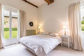 3 bedrooms, WiFi, bed sheets