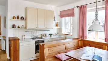 Fridge, oven, dishwasher