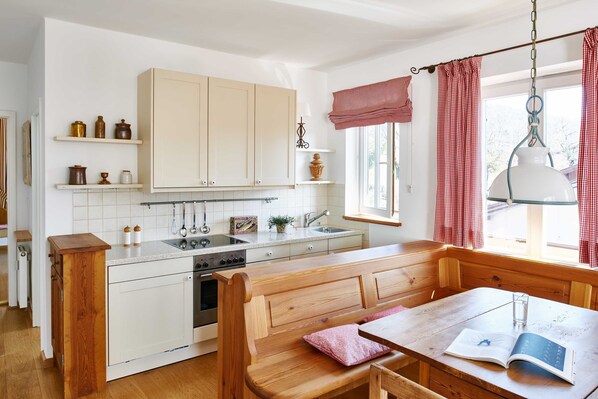 Fridge, oven, dishwasher