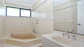 Shower, jetted bath